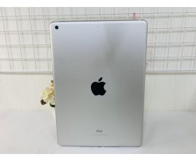 iPad 6 2018 9.7in 32GB Wifi only (Không Sài Sim) / Màu Silver (Trắng Bạc) / Qsd đẹp tầm 97-98% / Pin 82% Máy trần + kpk / Ms: JD9C