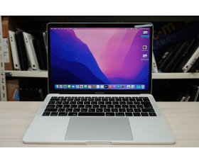 Macbook Pro Retina 13-inh model 2017 / màu Sliver ( trắng bạc ) / Core i5 lõi Kép / CPU 7360U / 2.3GHz / Ram 8G / SSD 256G / OS Monterey / Tiếng Việt  / MS: 20221603 H23P