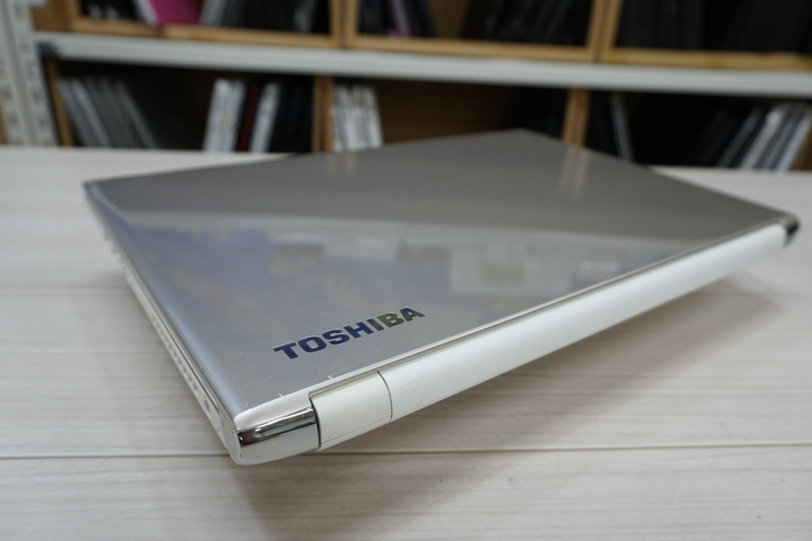 Toshiba Dynabook T75 15.6inch/ Khóa vân tay / Full HD / Core i7 