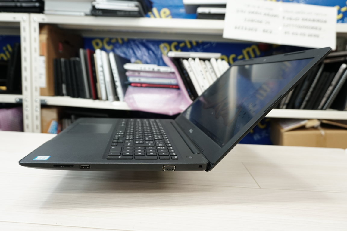 DELL Latitude 3590 Mode 2017 Full HD / Nặng 2,1Kg / Core i5 / 7200U / / Ram 8G ( DDR4 ) / SSD 256G ( ổ mới ) / Win 10Pro Tiếng Việ: 20211201 2410 DELL Latitude 3590 Mode 2017 Full HD / Nặng 2,1Kg / Core i5 / 7200U / / Ram 8G ( DDR4 ) / SSD 256G ( ổ mới ) / Win 10Pro Tiếng Việ: 20211201 2410